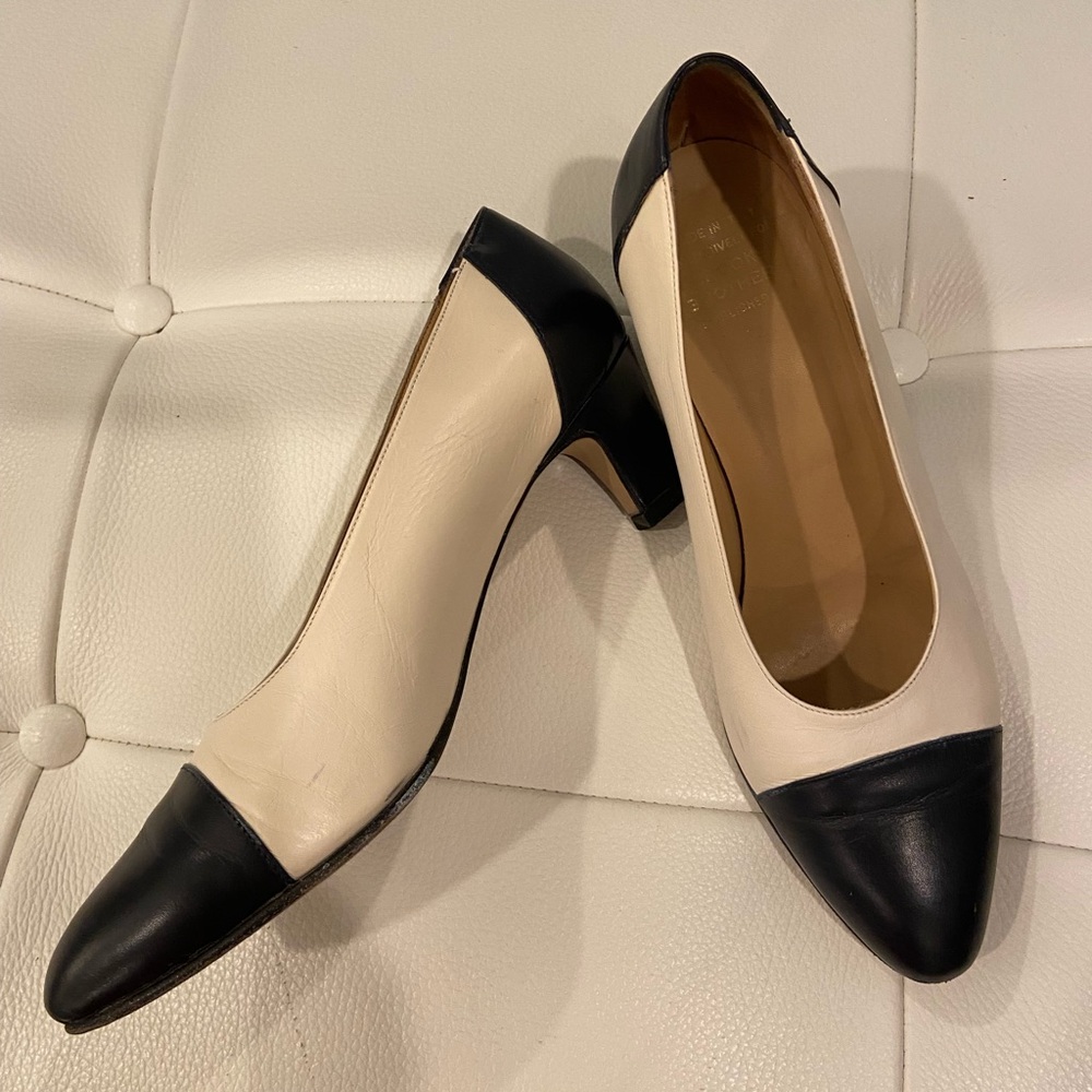 Brooks Brothers Navy and White Women's Heels
